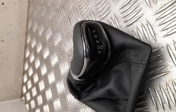 Skoda Kamiq Gear lever shifter trim leather/knob 656713123C