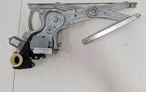 Toyota Verso Front door window regulator with motor 69810-0F021