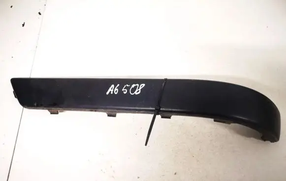 Rear bumper trim bar molding