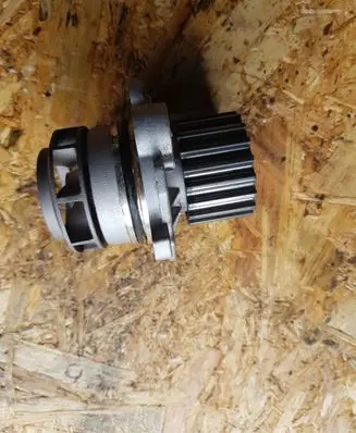 Volkswagen Touran I Water pump