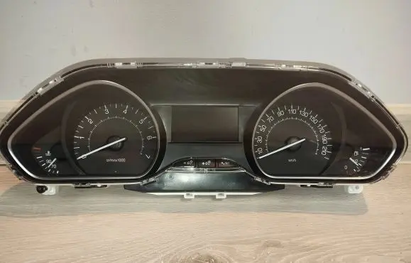 Peugeot 2008 I Speedometer (instrument cluster) 9825986180 E137HWL2 E137SWLL1410