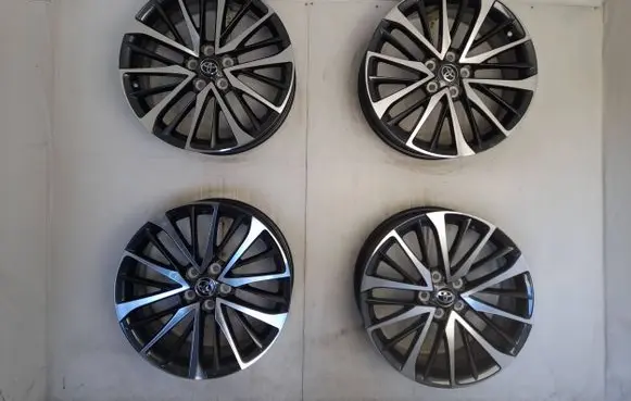 Toyota Camry R19 alloy rim 8980-1