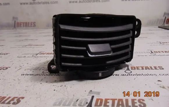 Toyota Corolla Verso AR10 Dash center air vent grill 5566064010