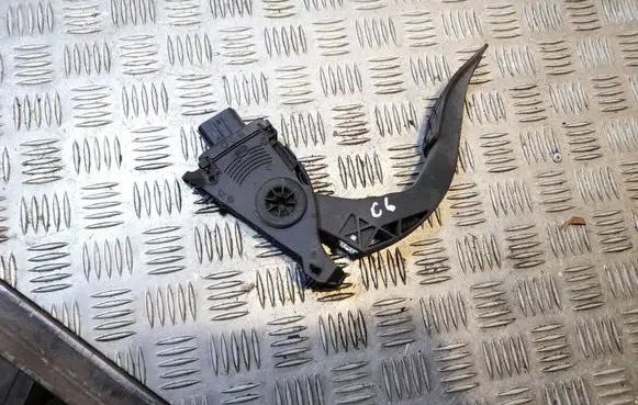 Audi A6 S6 C6 4F Accelerator throttle pedal 8K1723523