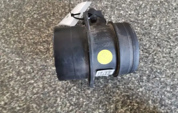 Volkswagen Touran I Mass air flow meter 0281002461 074906461B