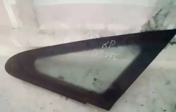 Opel Zafira B Front triangle window/glass 