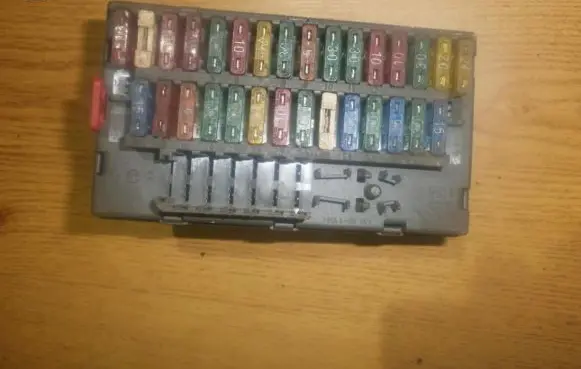 Citroen Xantia Fuse box set 9566610180