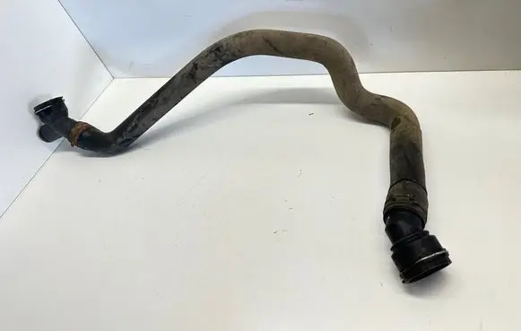 Volkswagen PASSAT B6 Engine coolant pipe/hose 1J0121619