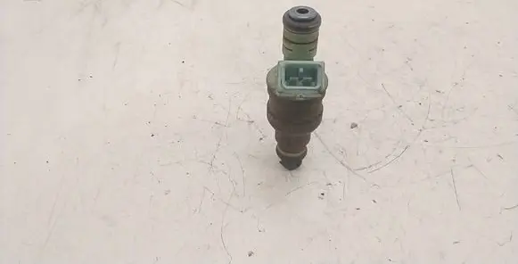 BMW 5 E39 Fuel injector 0280150415