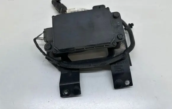 Volvo V60 Distronic sensor radar 31318999 31318998