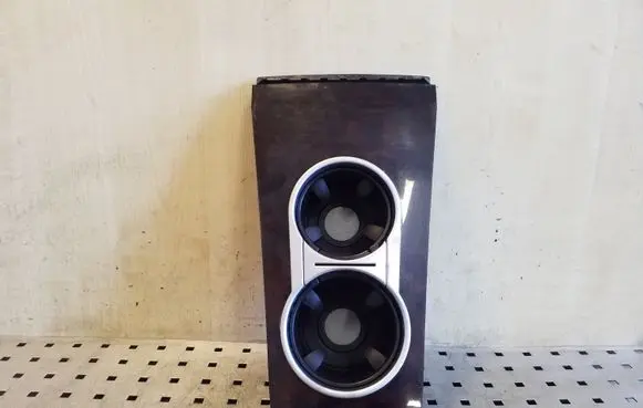 Cup holder front