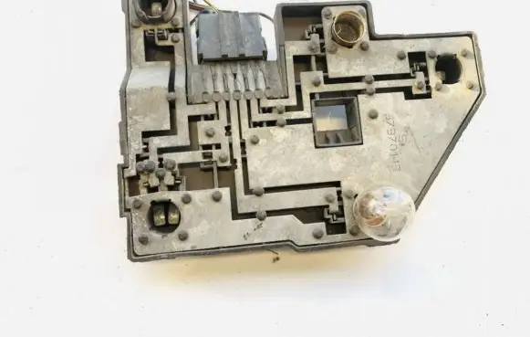 Opel Vectra B Tail light bulb cover holder 90568047 37370751