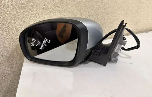 Skoda Fabia Mk2 (5J) Front door electric wing mirror E901034287