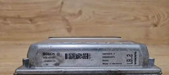 Volvo S60 Engine control unit/module 0281011441