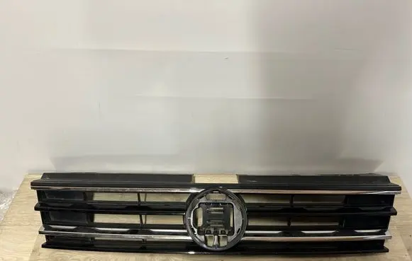 Volkswagen Tiguan Front bumper upper radiator grill 5NA853653 5NA853653B