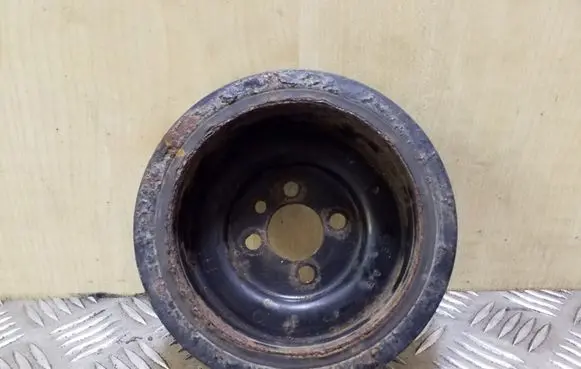 Skoda Fabia Mk1 (6Y) Crankshaft pulley 038105243E