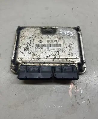 Volkswagen PASSAT B7 Engine control unit/module 038906012H 28SA4931 0281010129