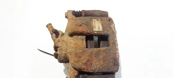 Front brake caliper