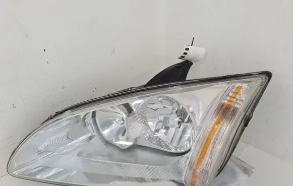 Ford Focus Headlight/headlamp 4M5113W030AF
