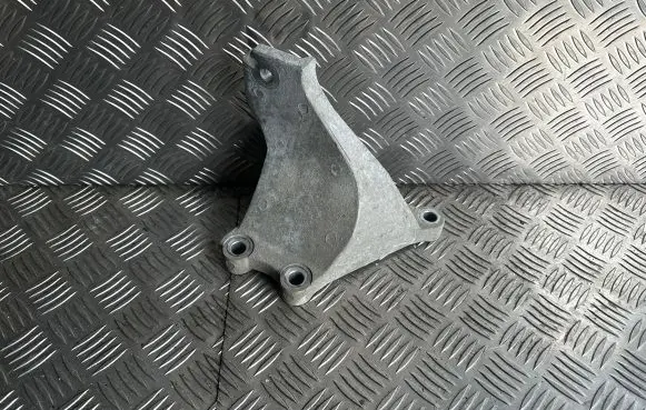 Nissan Leaf I (ZE0) Engine mounting bracket BCR