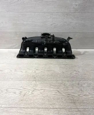 BMW 5 E60 E61 Intake manifold 756467802 7664678 07071310470