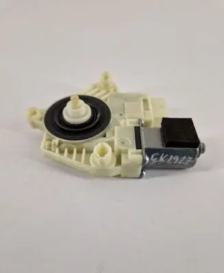 Volkswagen PASSAT B8 Rear window wiper motor 5Q4959812E