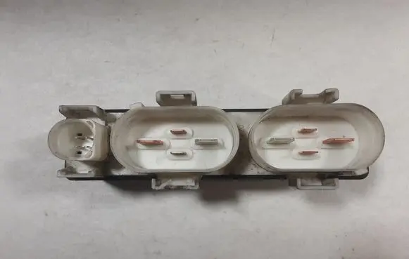 Audi A6 S6 C5 4B Coolant fan relay 701919506A