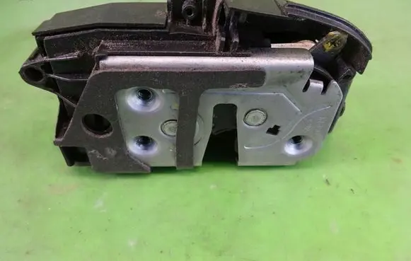 Ford Fiesta Front door lock 8A6A-A21812-BC