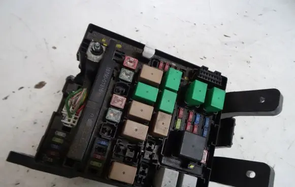 Hyundai ix35 Fuse module 919502S010