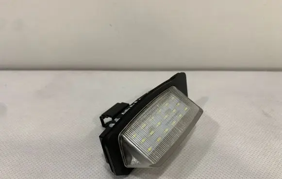 Mitsubishi Outlander Number plate light