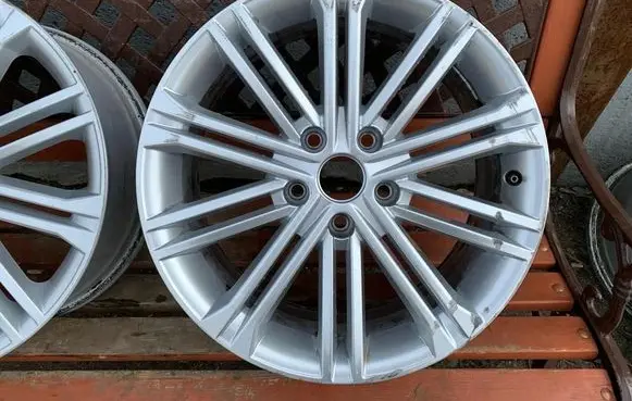 Seat Leon (5F) R17 alloy rim 