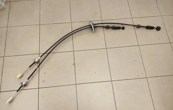 KIA Sorento Gear shift cable linkage 