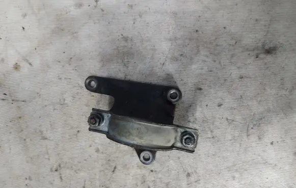 Ford Galaxy Driveshaft support bearing bracket av613k305ae