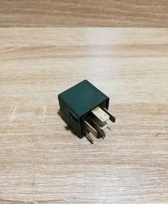 BMW 3 E36 Other relay 8350566