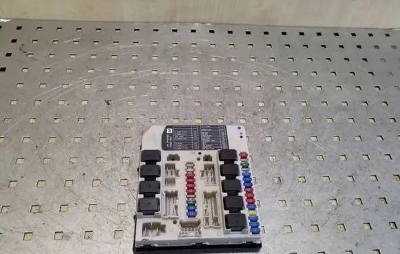 Nissan X-Trail T31 Fuse module
