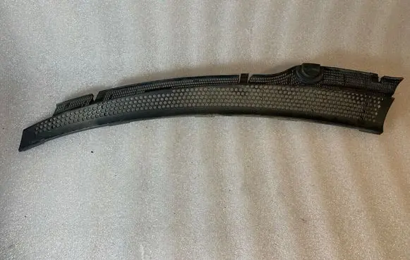 Mercedes-Benz C W202 Wiper trim 2028310158
