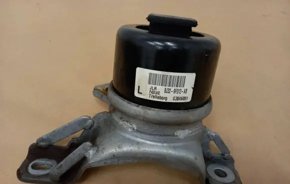 Land Rover Discovery Sport Engine mounting bracket BJ326F012AB G3046001