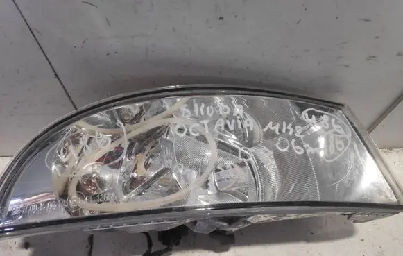 Skoda Octavia Mk2 (1Z) Front fog light 1Z0941700