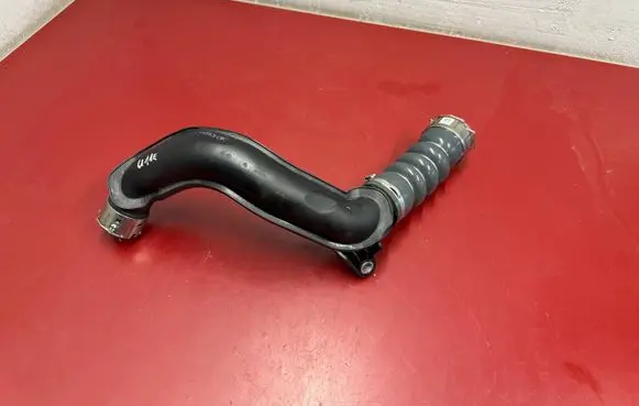 BMW X1 U11 Intercooler hose/pipe 8489556