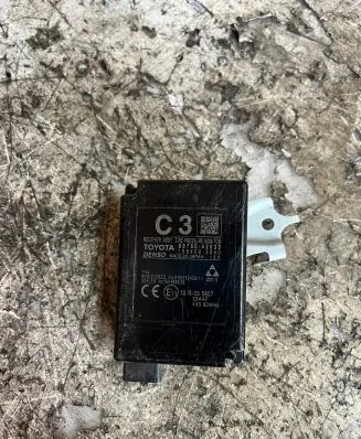 Toyota RAV 4 (XA40) Tire pressure sensor 8976042033