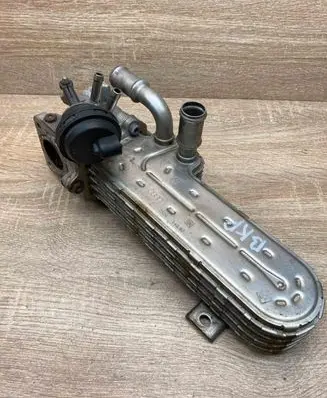 Volkswagen PASSAT B6 EGR valve cooler 03G131513J BKP