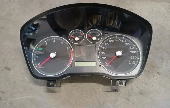 Speedometer (instrument cluster)