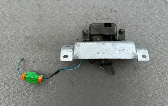 Loading door lock
