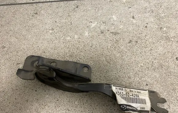 Mazda CX-5 II Engine bonnet/hood hinges KD5352420A