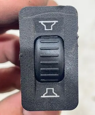 BMW 5 E28 Other switches/knobs/shifts 1379048 6512