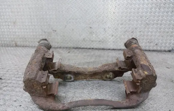 Citroen C4 I Front Brake Caliper Pad/Carrier 