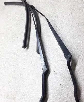 Renault Espace - Grand espace IV Front wiper blade arm 8200014896 8200014895