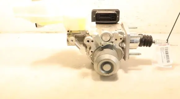 Toyota Corolla E160 E170 Master brake cylinder