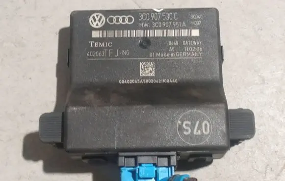 Volkswagen PASSAT B6 Gateway control module 3C0907530C 3C0907951A