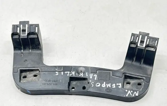 Headlight/headlamp mounting bracket